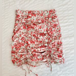 Adorable BLUSH BOUTIQUE Floral Skirt Size Large